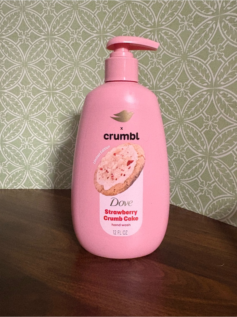🍓🍰 Dove x Crumbl Strawberry Crumb Cake Hand Wash 12 oz Limited Edition 🍰🍓